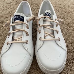 White sperrys🤍🤍🤍🤍